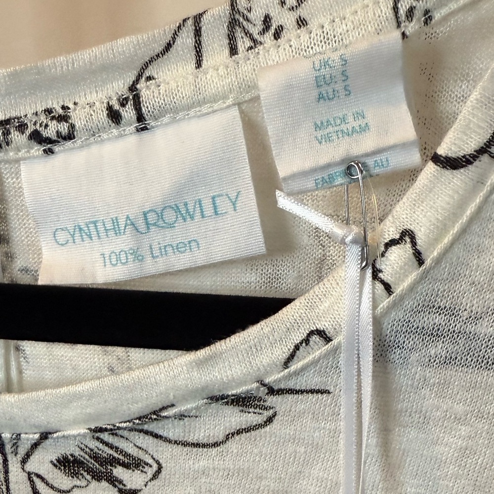 Cynthia Rowley White and Black Cheetahs & Tigers 100% Linen Top New - Picture 7 of 9